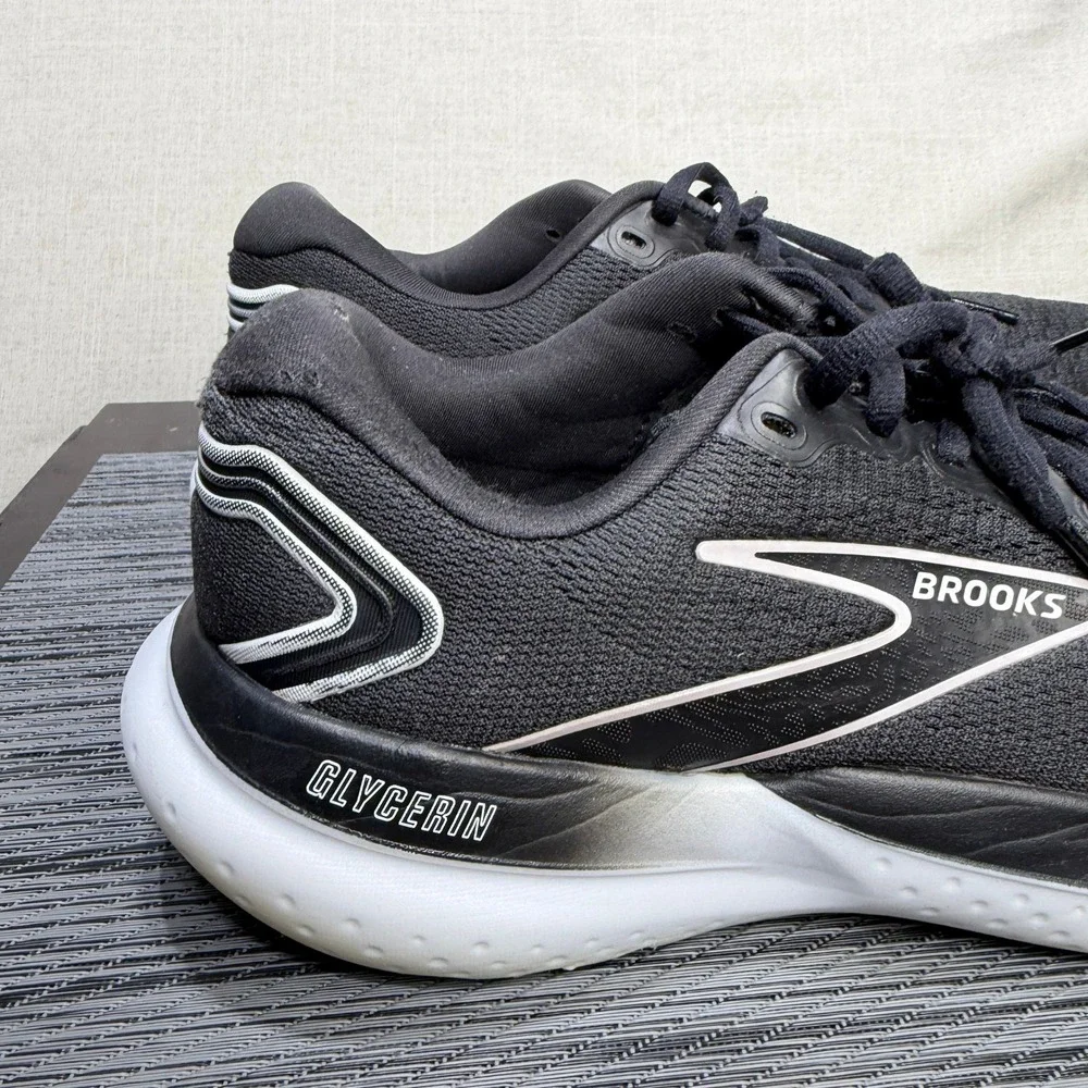 Brooks wear scuffs